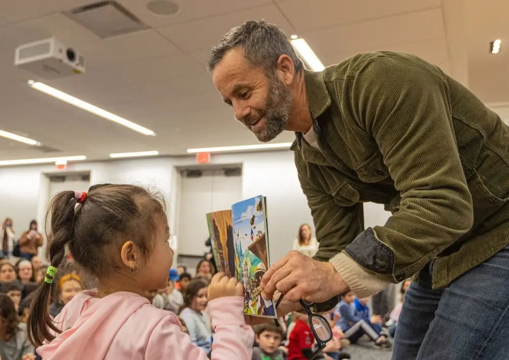 Kirk Cameron reading a BRAVE Book at a Story Hour